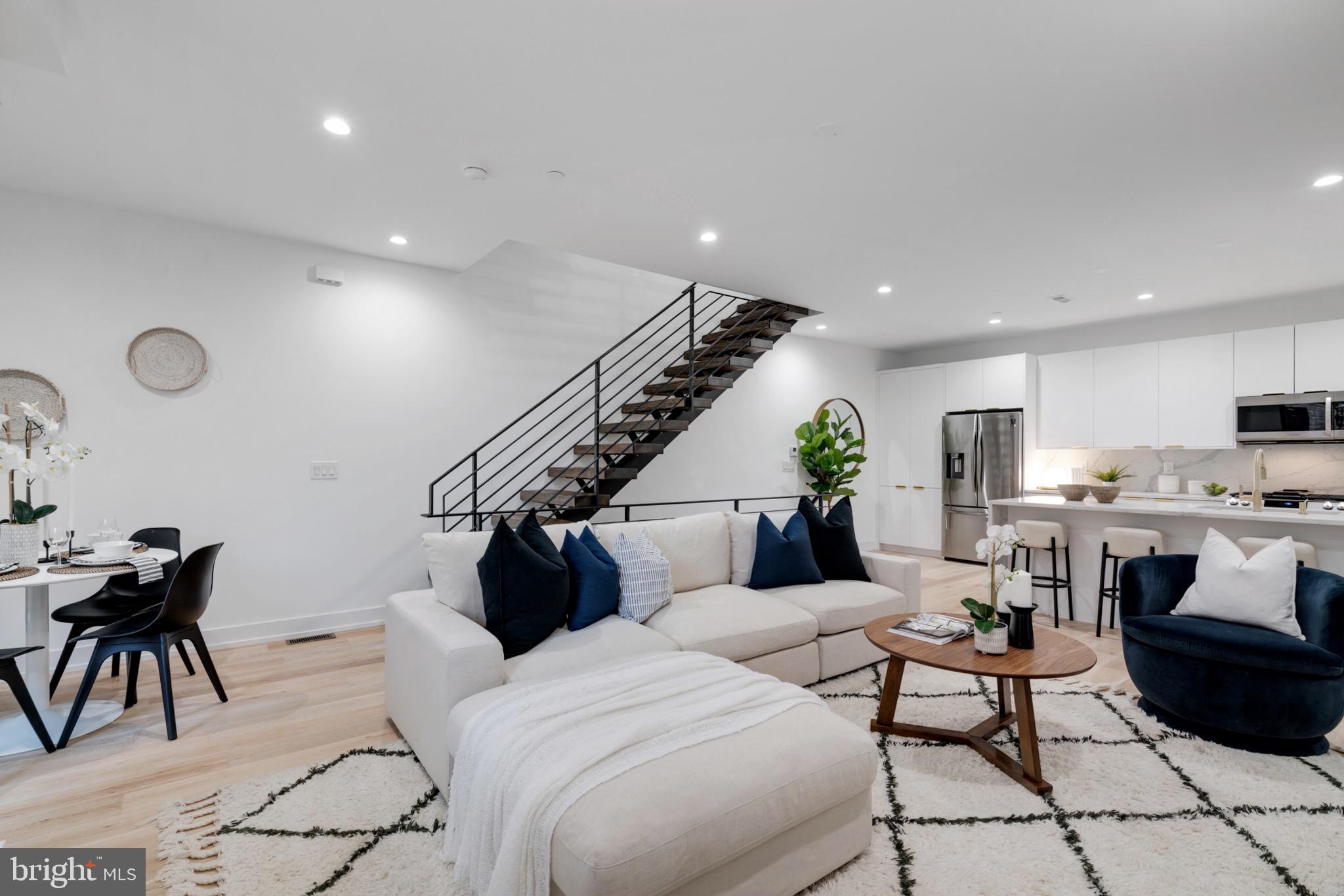 119 Greenwich St #11