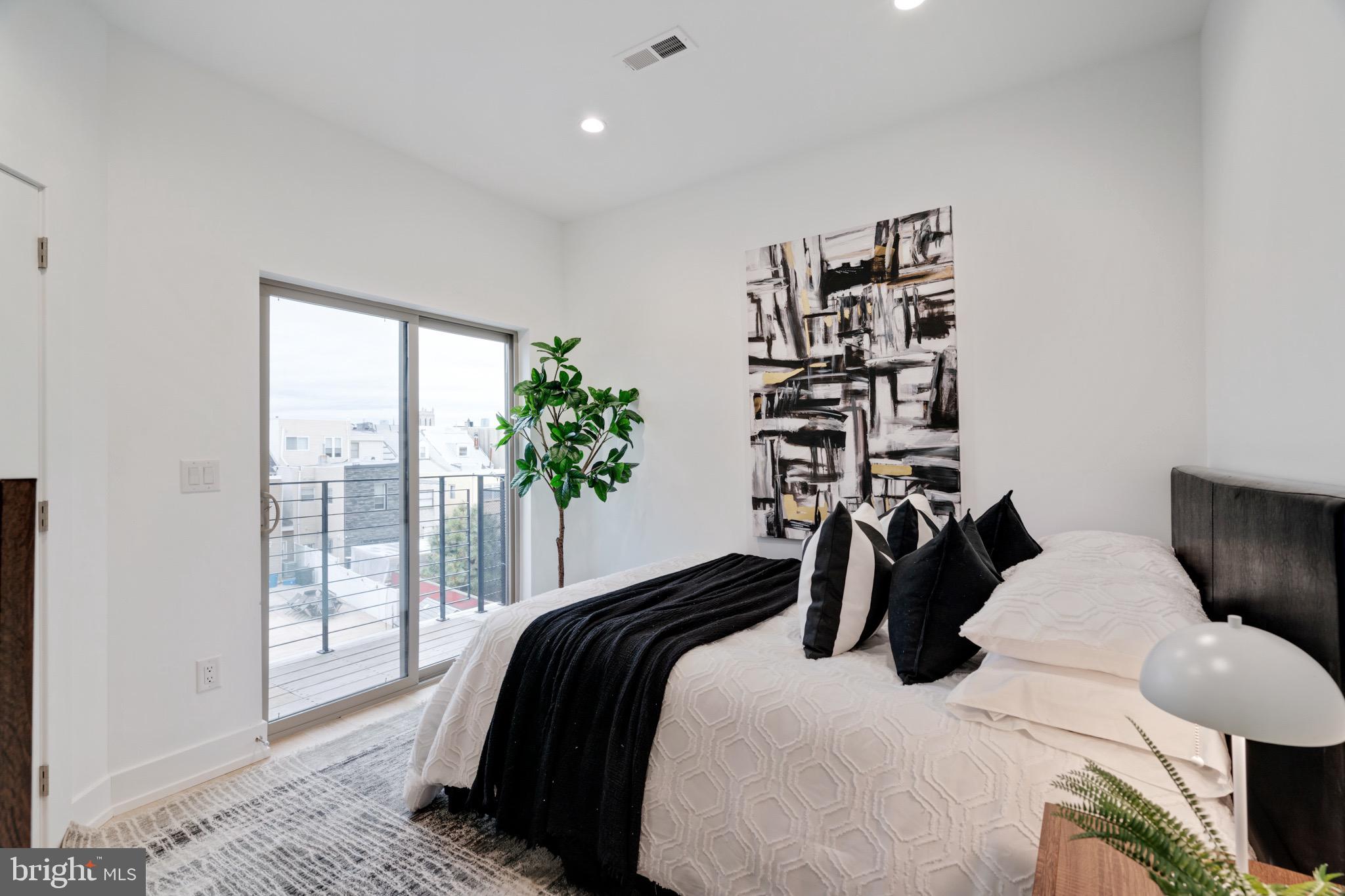 119 Greenwich St #11