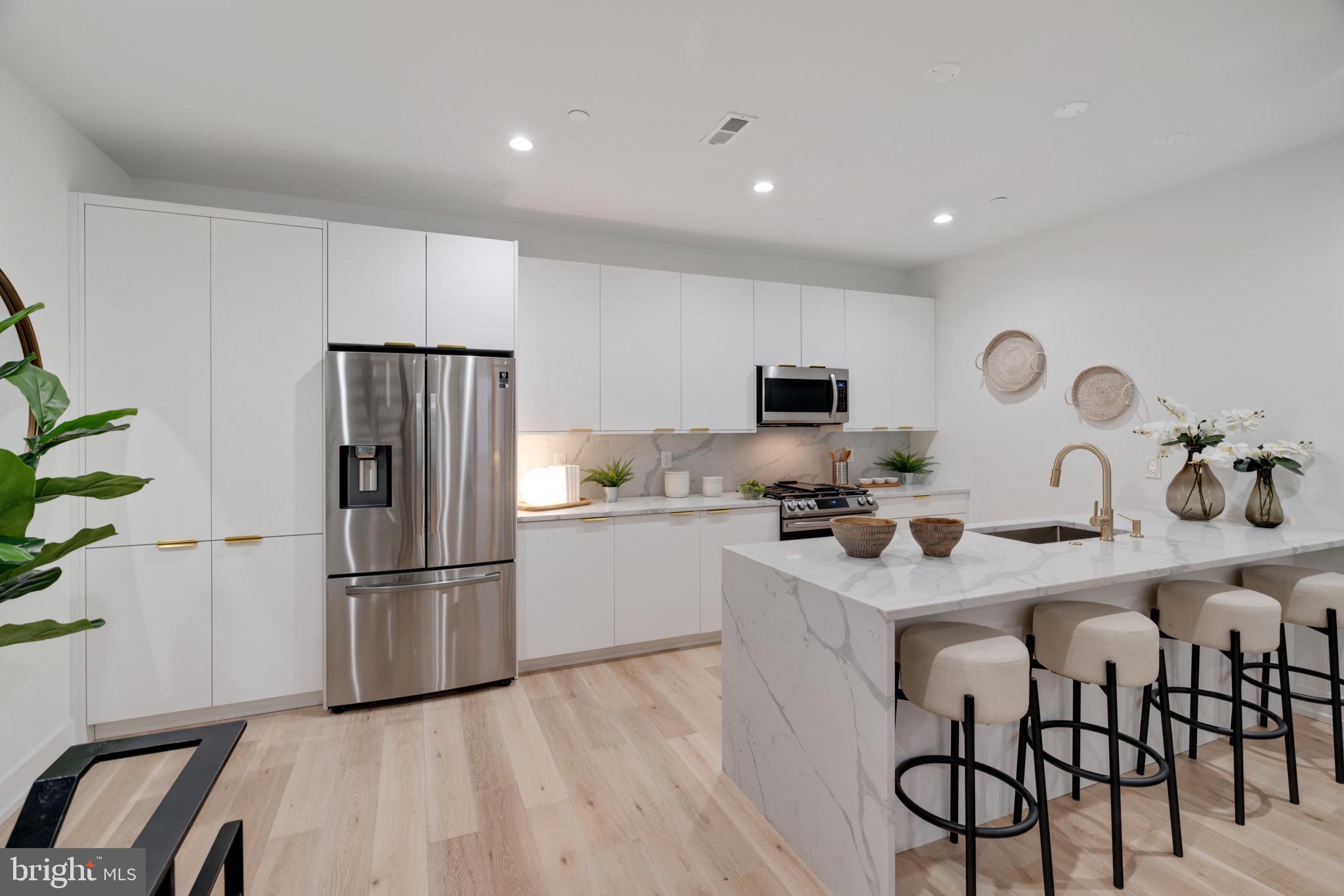 119 Greenwich St #11