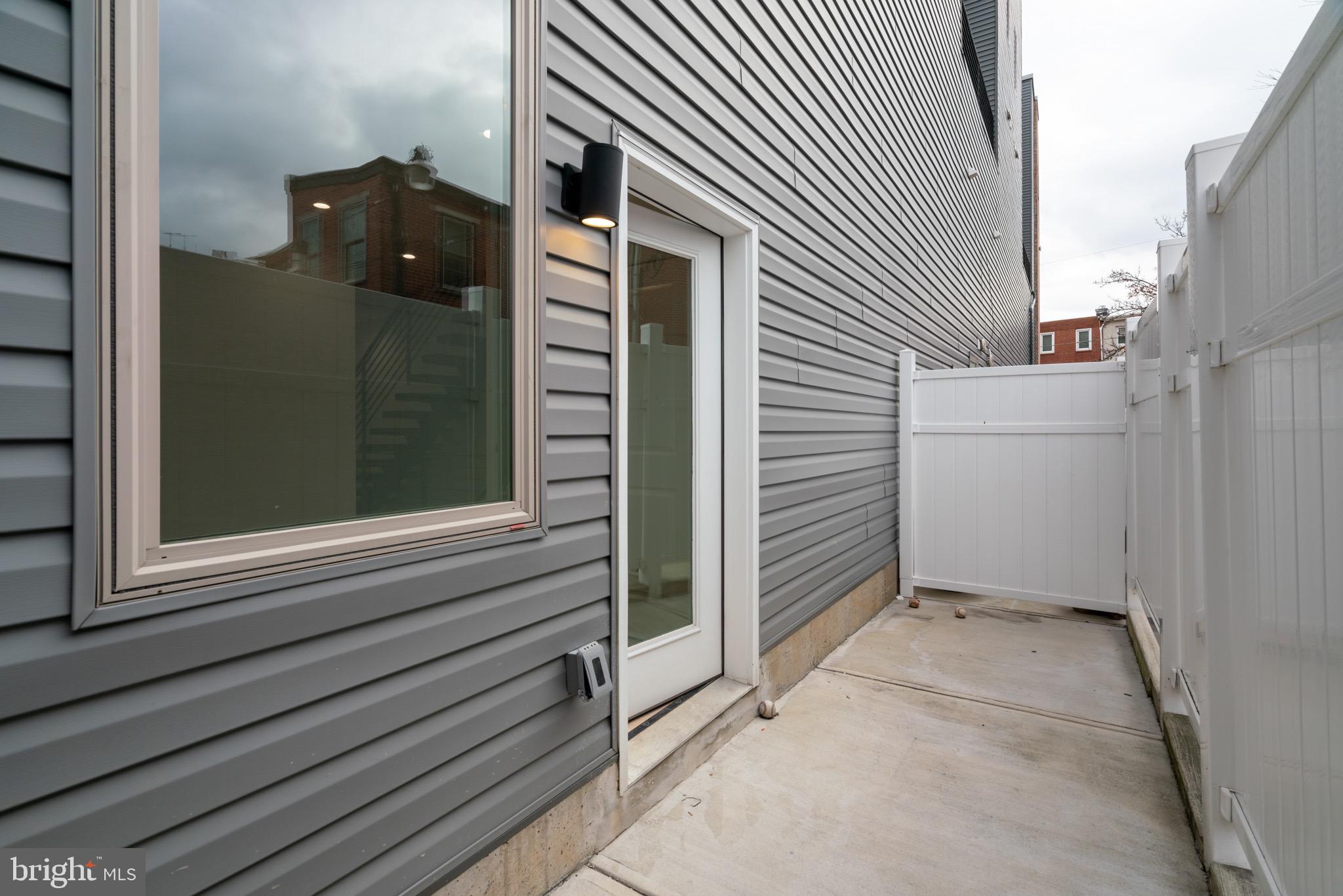 119 Greenwich St #11