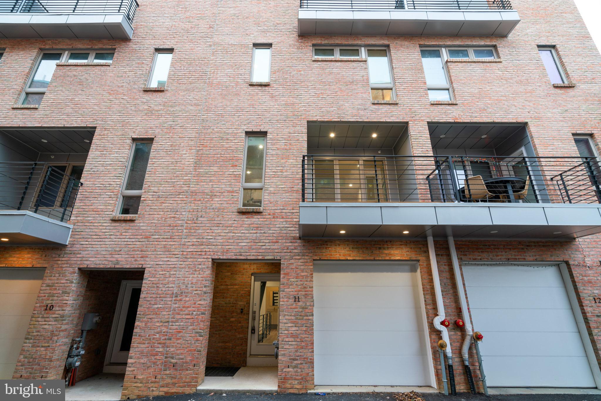 119 Greenwich St #11