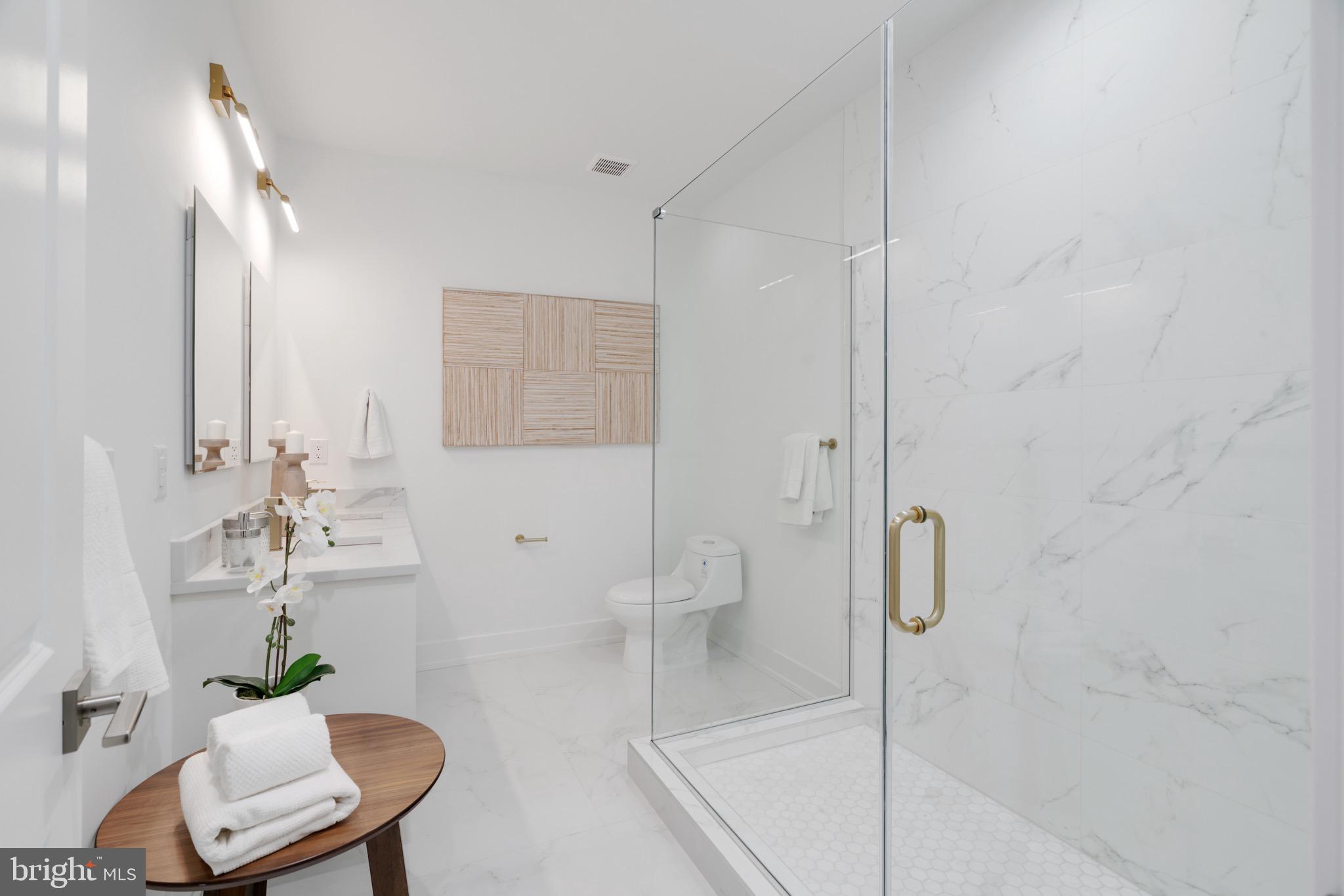 119 Greenwich St #11