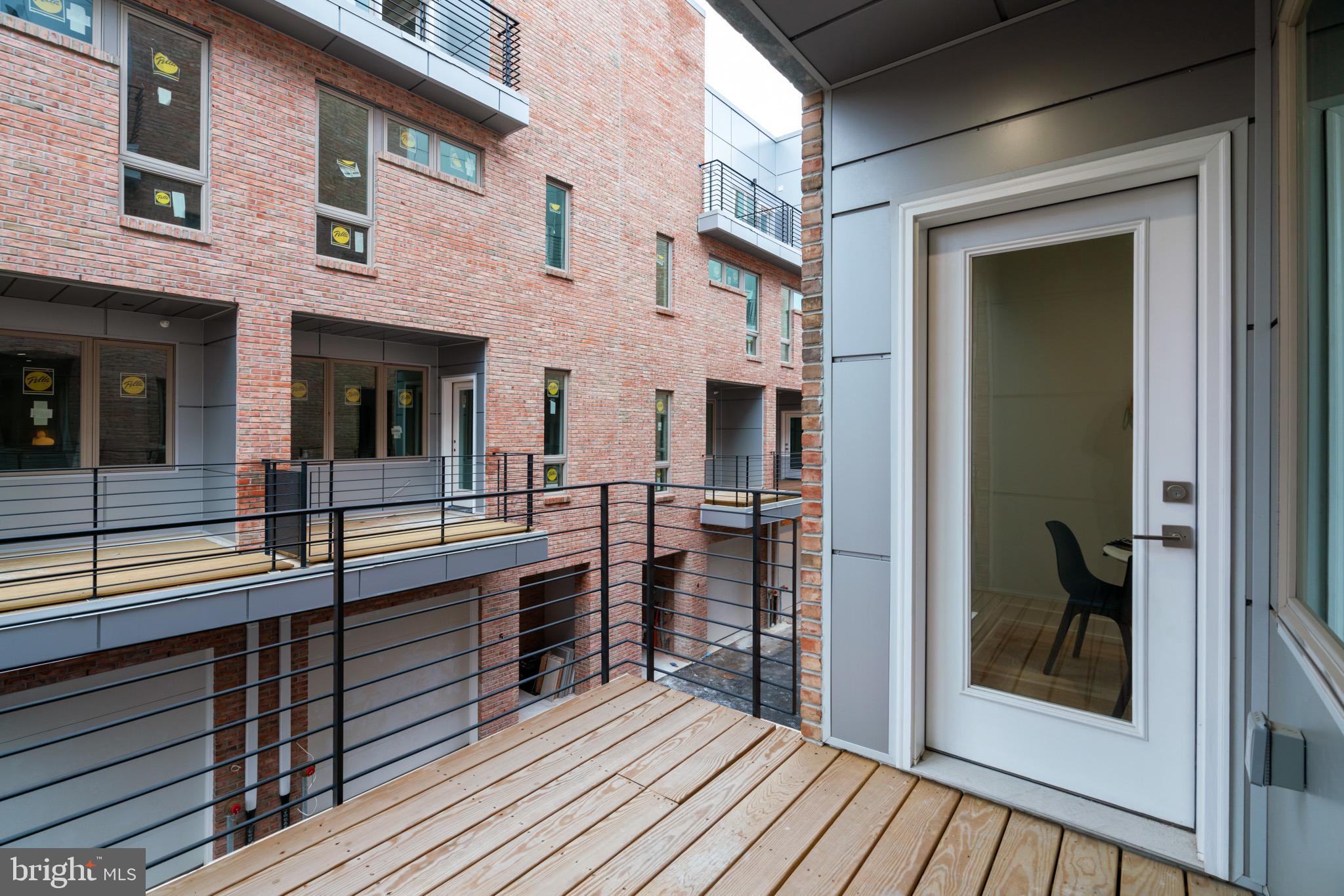 119 Greenwich St #11