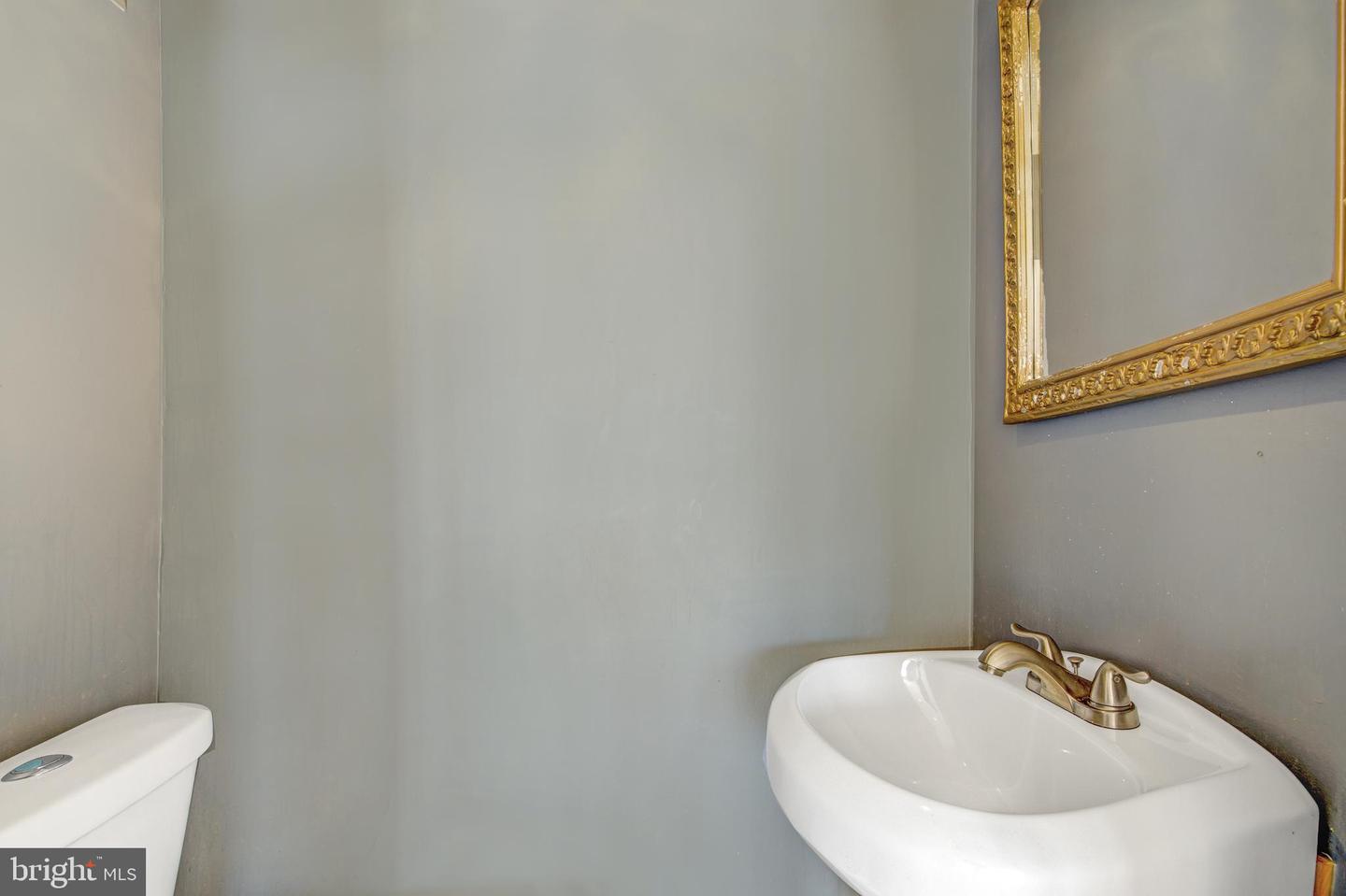 2125 Devereaux AVENUE