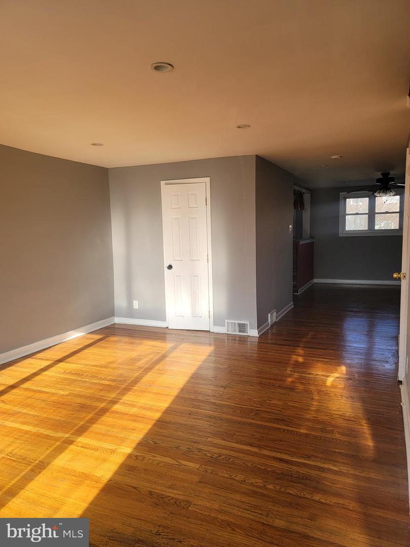 2125 Devereaux AVENUE