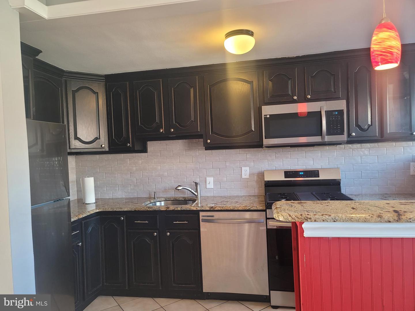 2125 Devereaux AVENUE