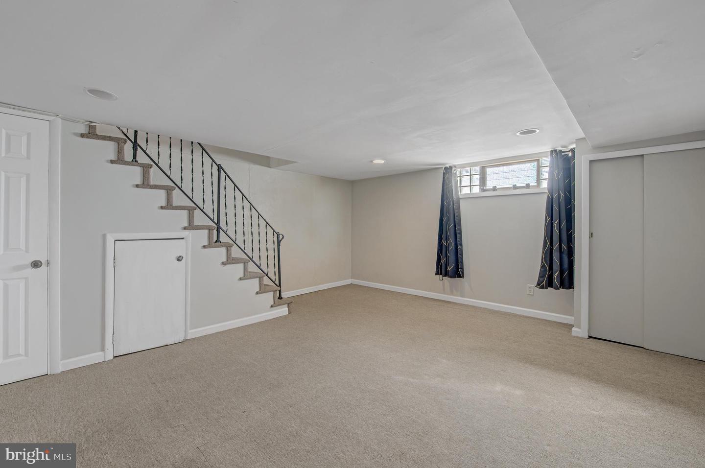 2125 Devereaux AVENUE