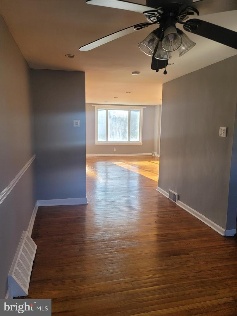 2125 Devereaux AVENUE