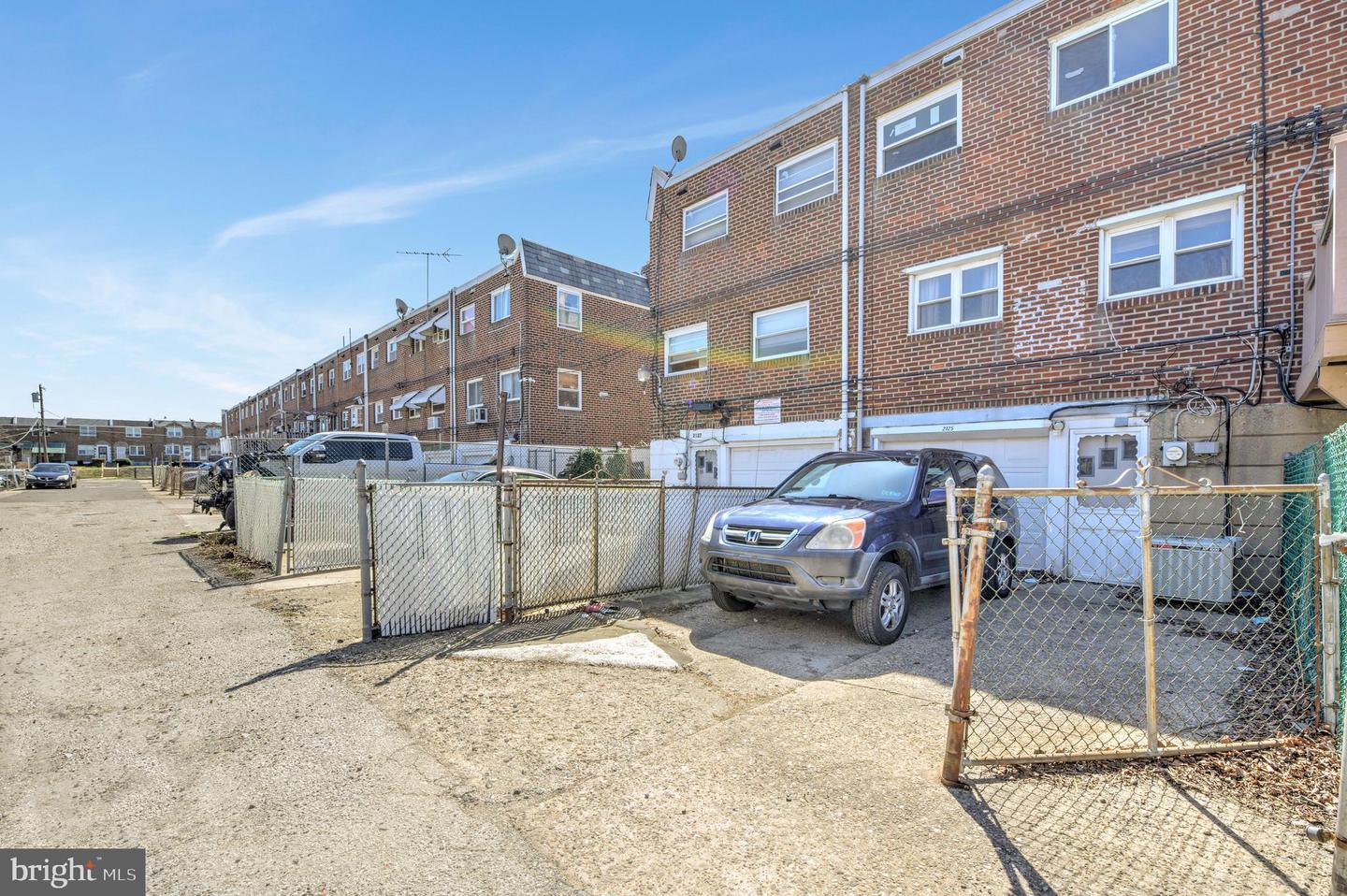 2125 Devereaux AVENUE