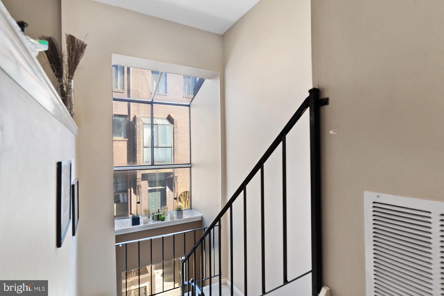 100 N 22ND N Unit: 103