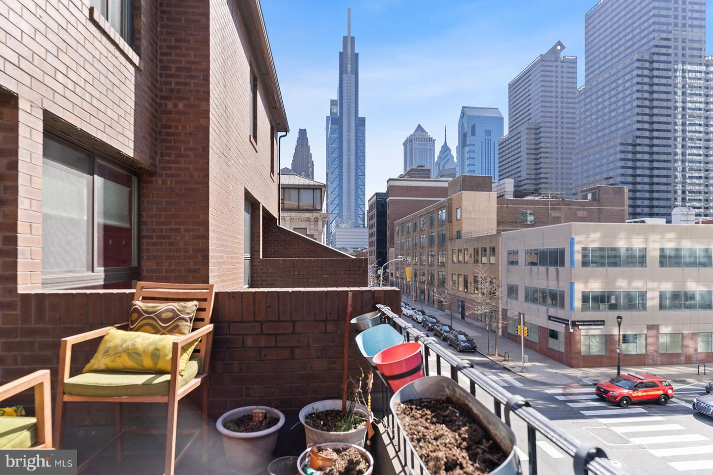 100 N 22ND N Unit: 103