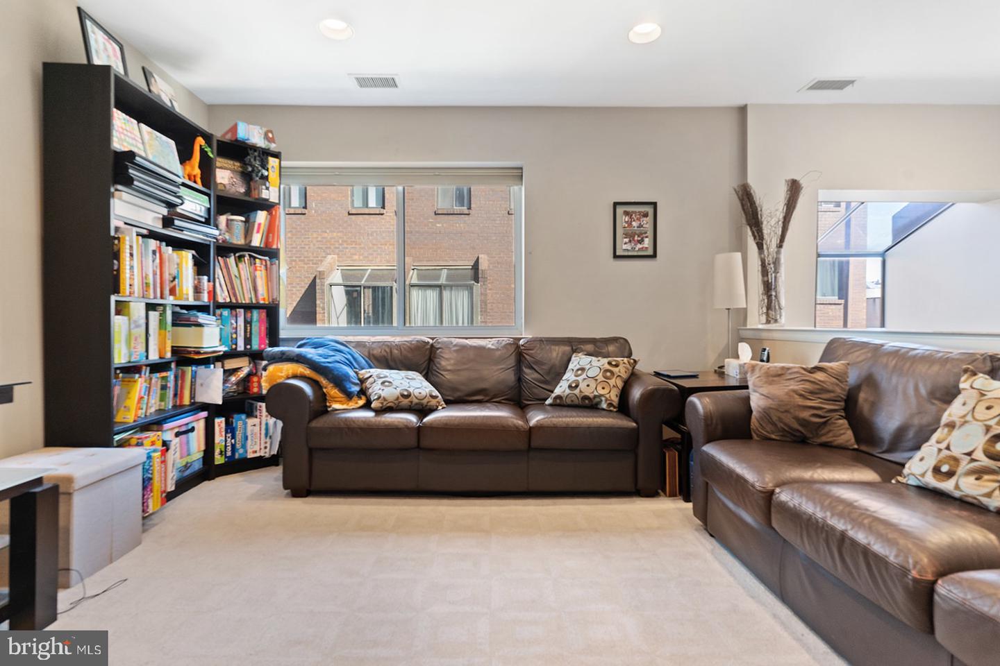 100 N 22ND N Unit: 103