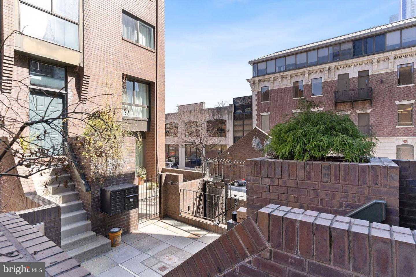 100 N 22ND N Unit: 103