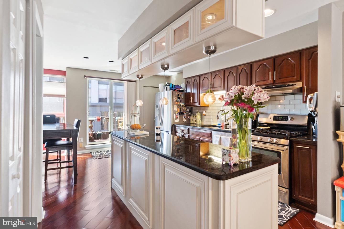 100 N 22ND N Unit: 103