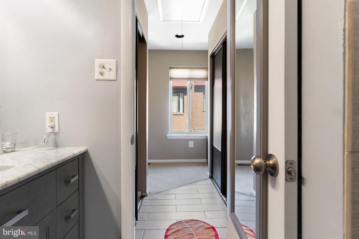 100 N 22ND N Unit: 103