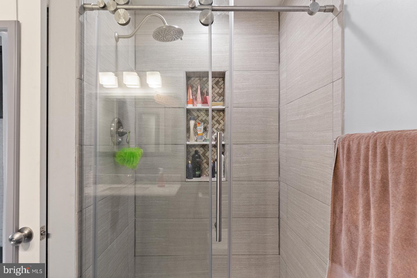 100 N 22ND N Unit: 103