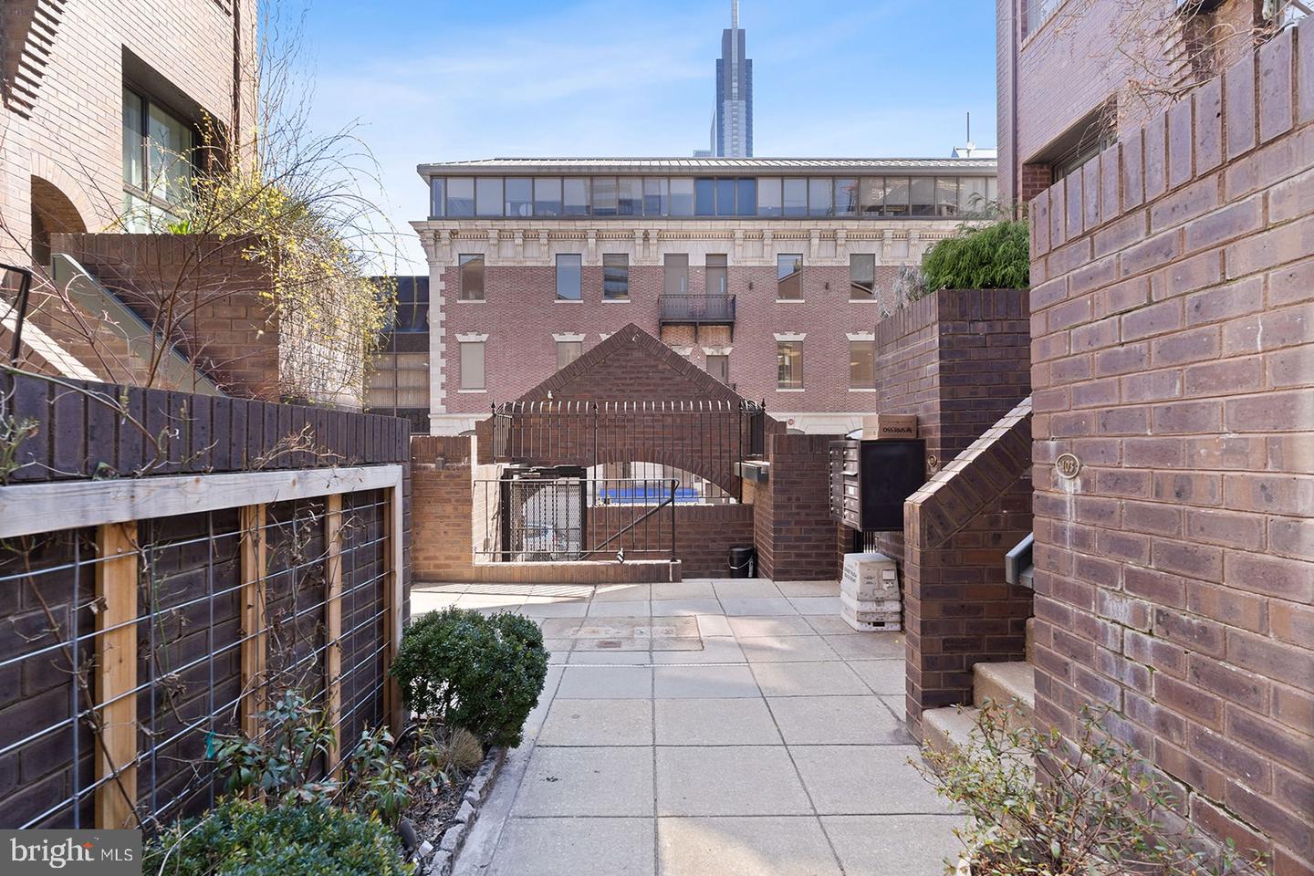 100 N 22ND N Unit: 103