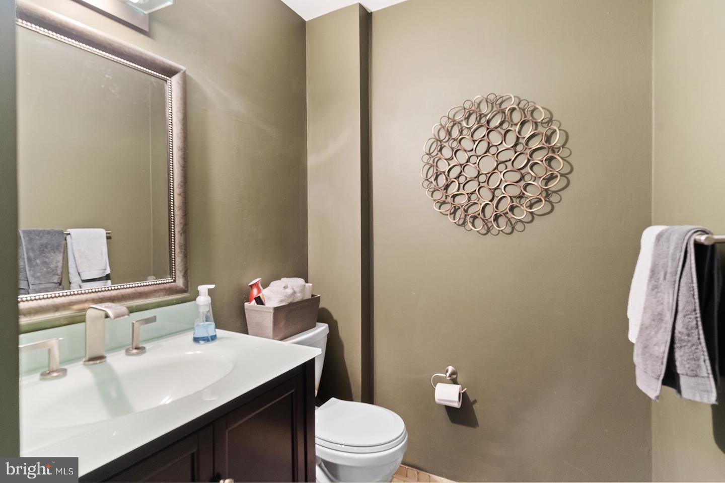 100 N 22ND N Unit: 103