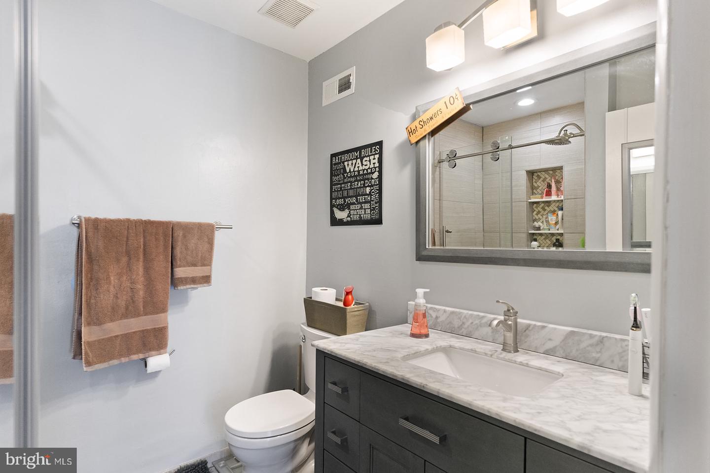 100 N 22ND N Unit: 103