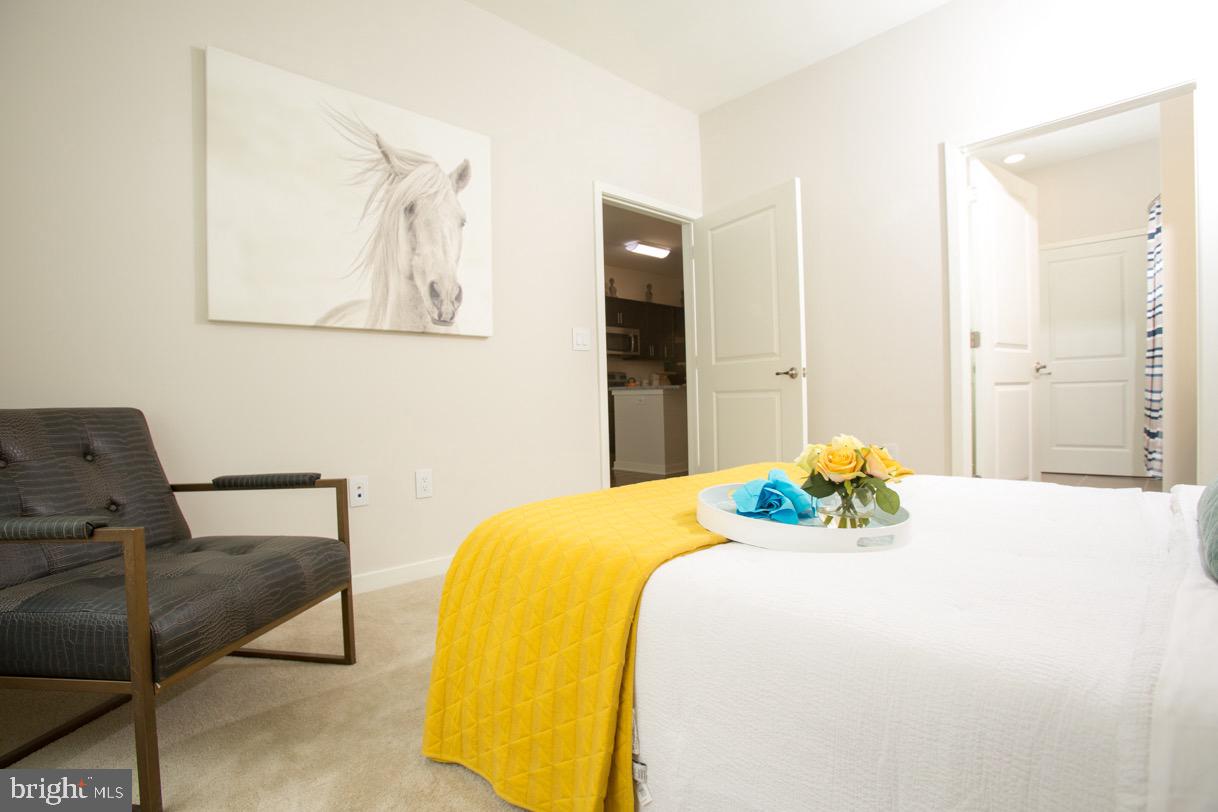 401 RACE STREET Unit: 214