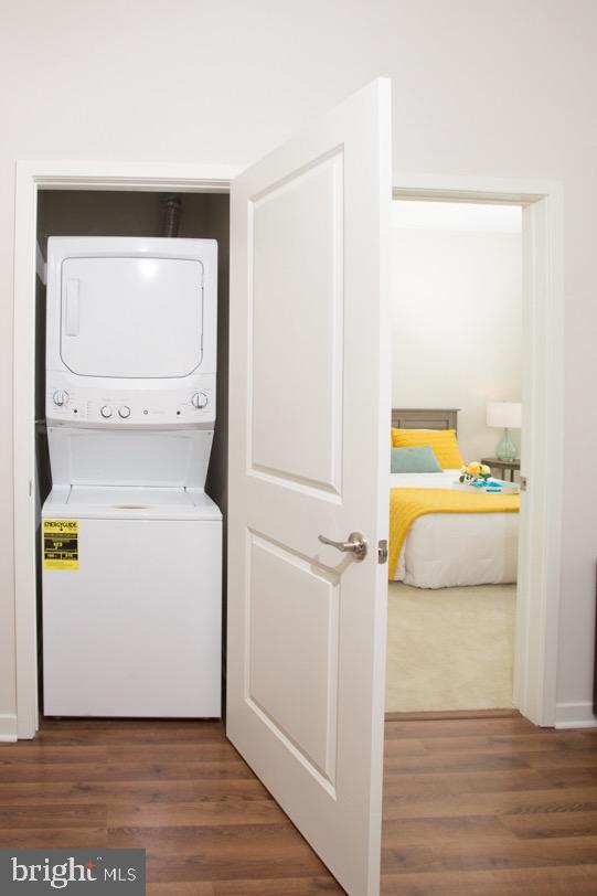 401 RACE STREET Unit: 214