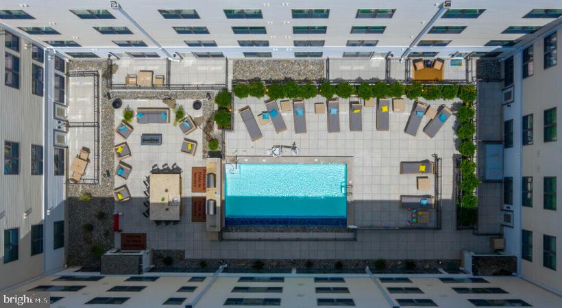401 RACE STREET Unit: 214
