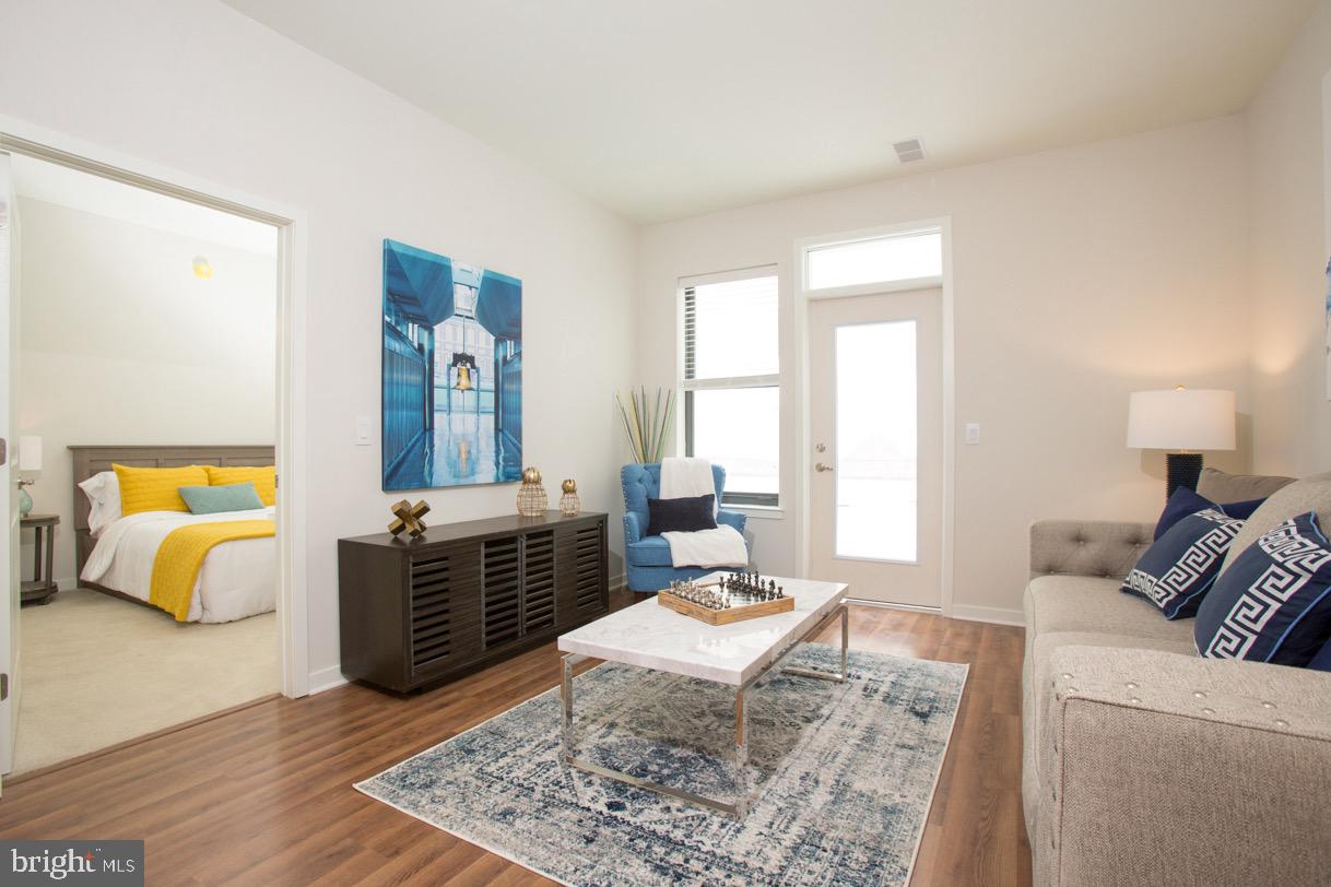401 RACE STREET Unit: 214