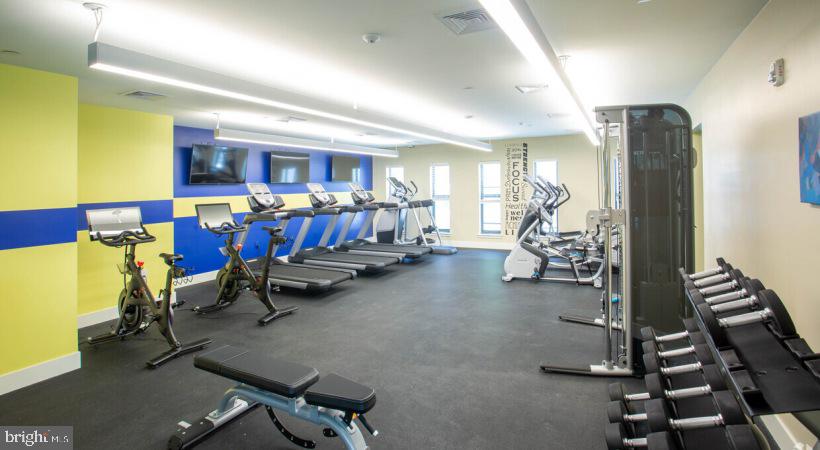 401 RACE STREET Unit: 214