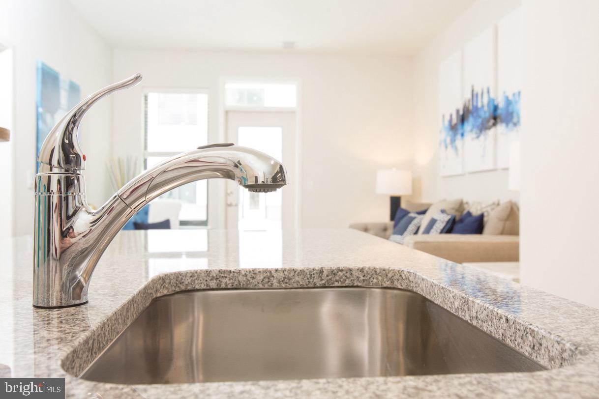 401 RACE STREET Unit: 214