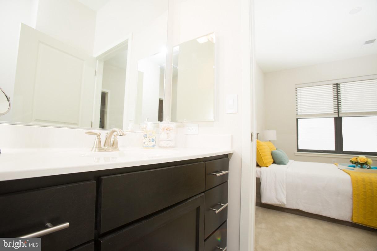 401 RACE STREET Unit: 214