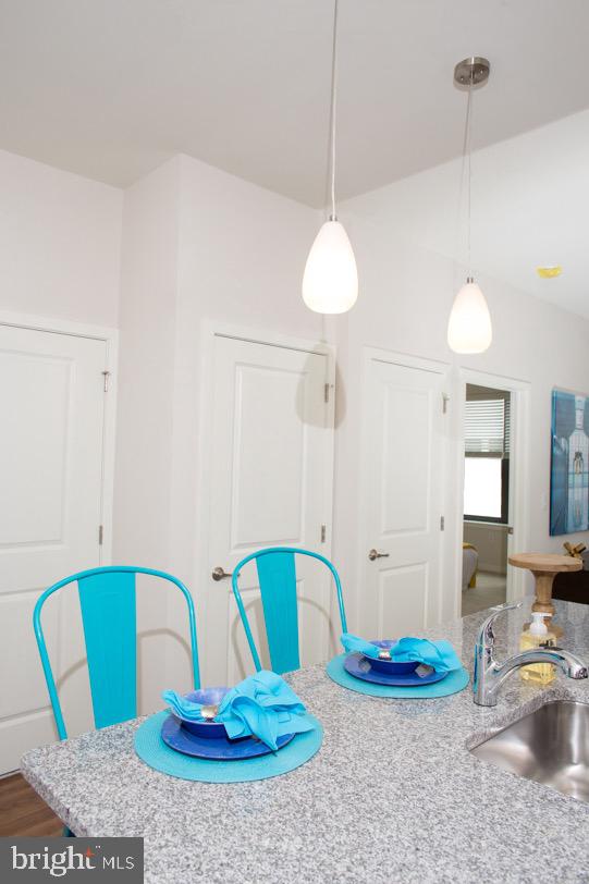 401 RACE STREET Unit: 214