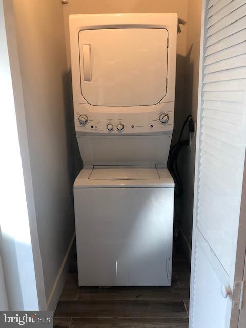 2562 Frankford AVENUE Unit: 1R