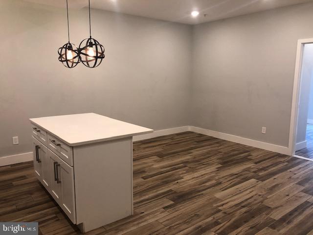 2562 Frankford AVENUE Unit: 1R
