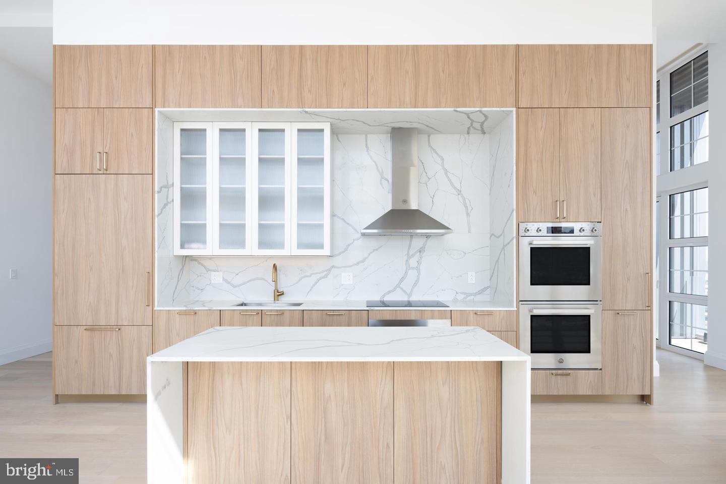 1099 GERMANTOWN AVENUE Unit: 2B