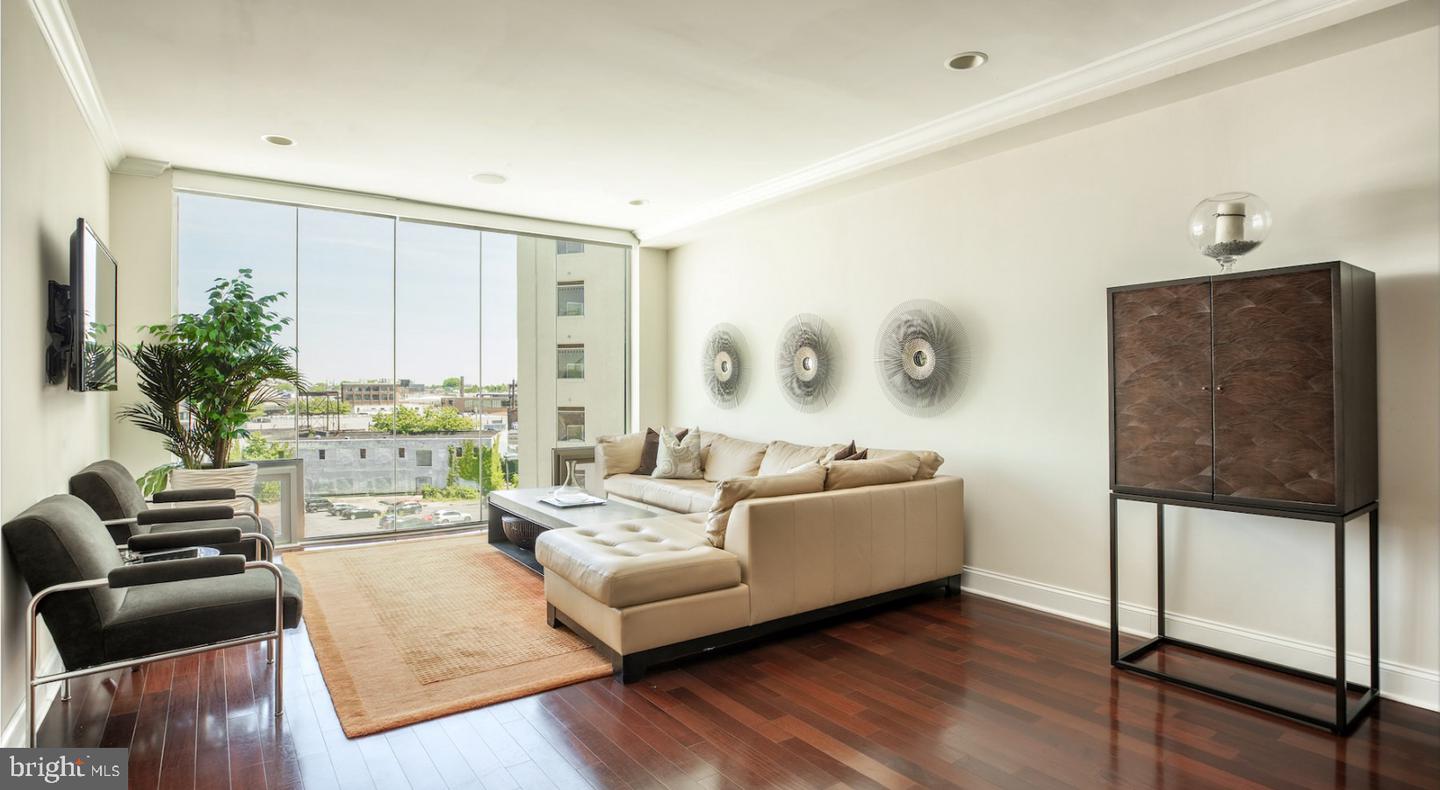 1 BROWN STREET Unit: 1205