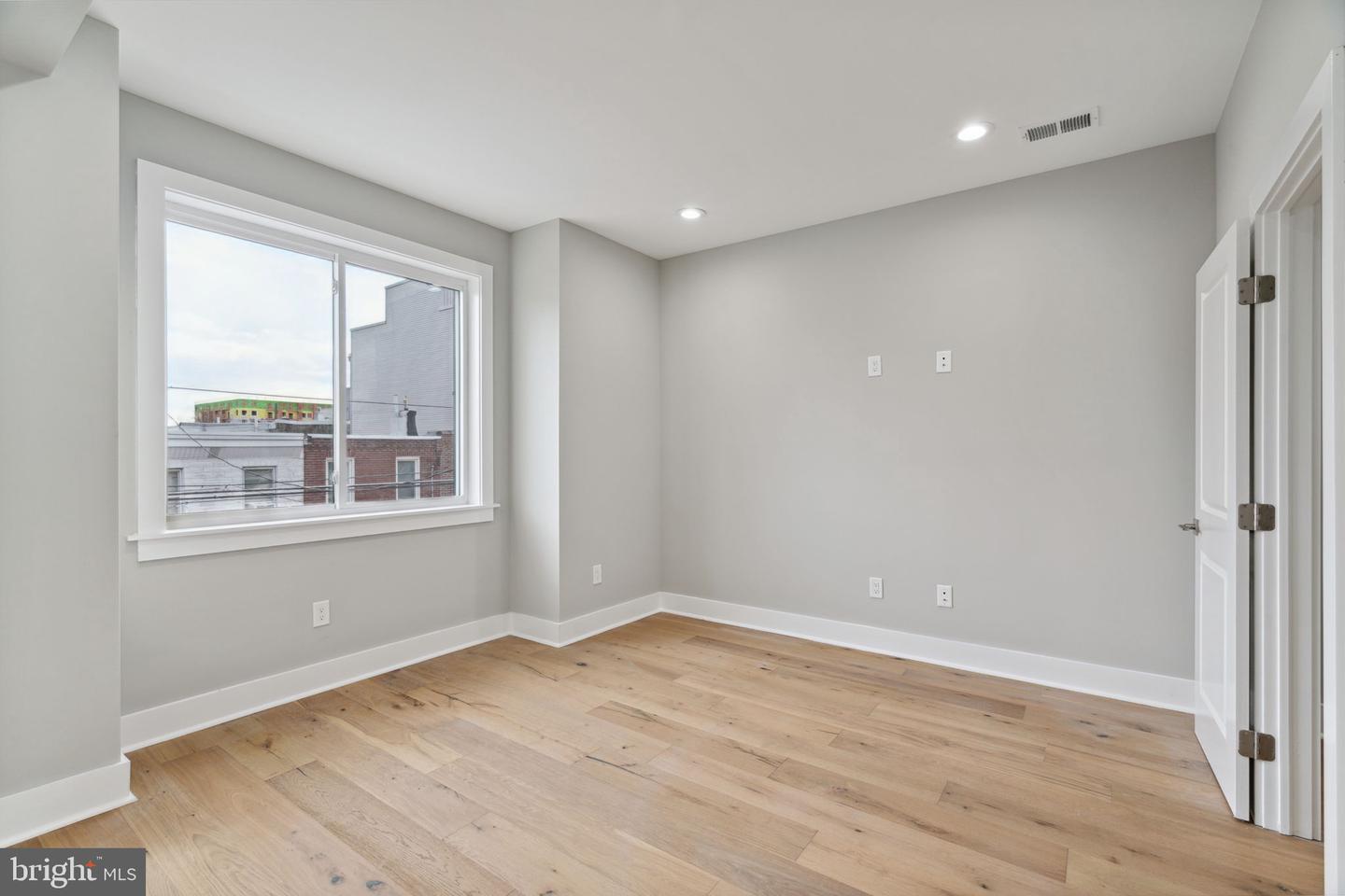 2622 TULIP STREET