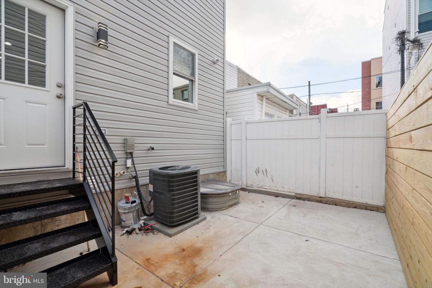 2622 TULIP STREET