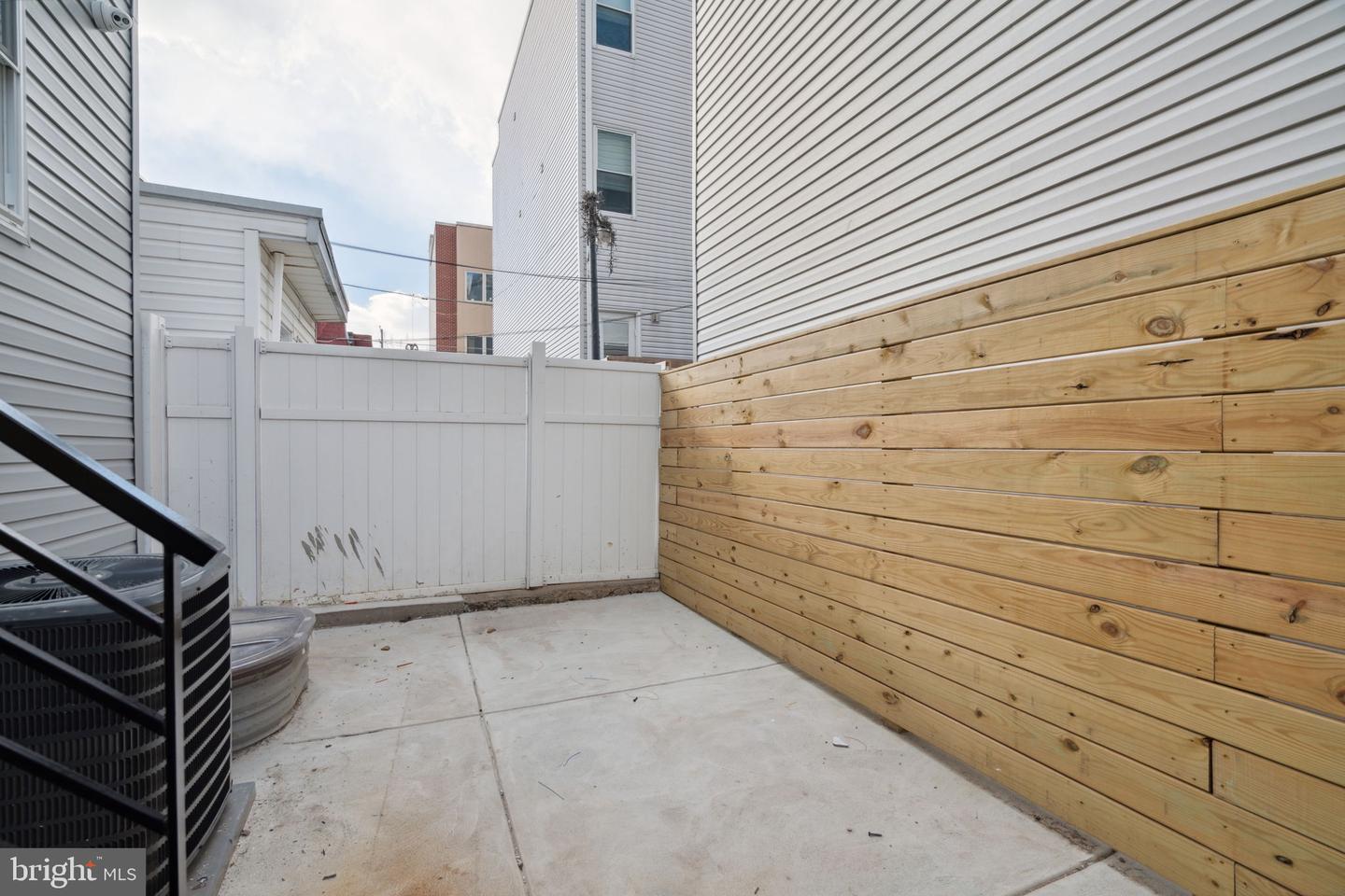 2622 TULIP STREET