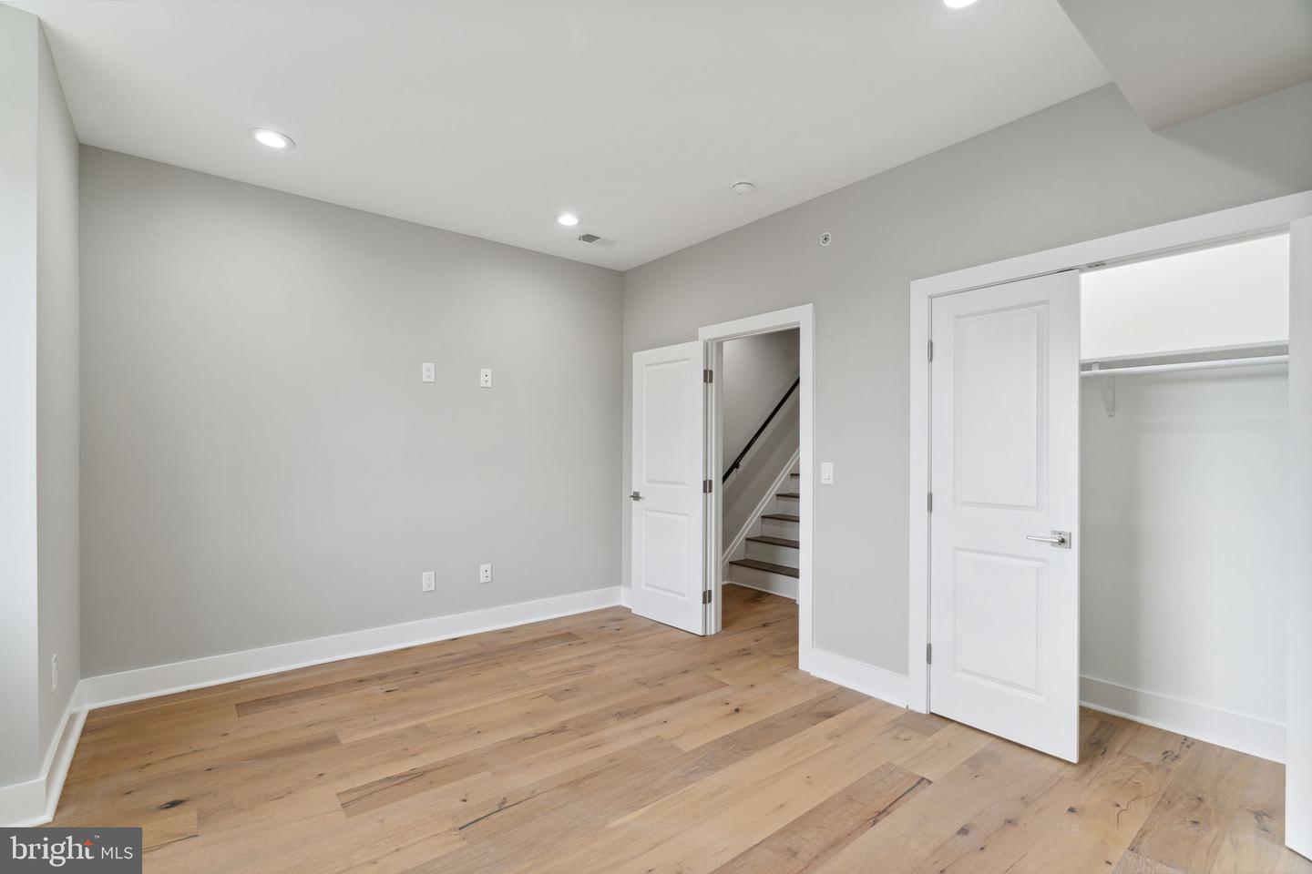 2622 TULIP STREET