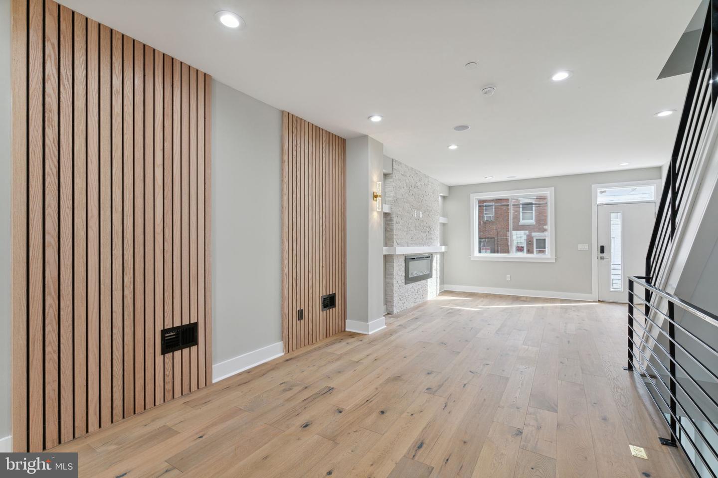 2622 TULIP STREET