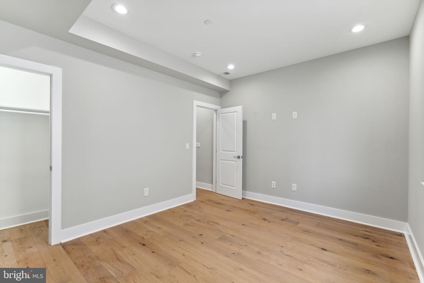 2622 TULIP STREET
