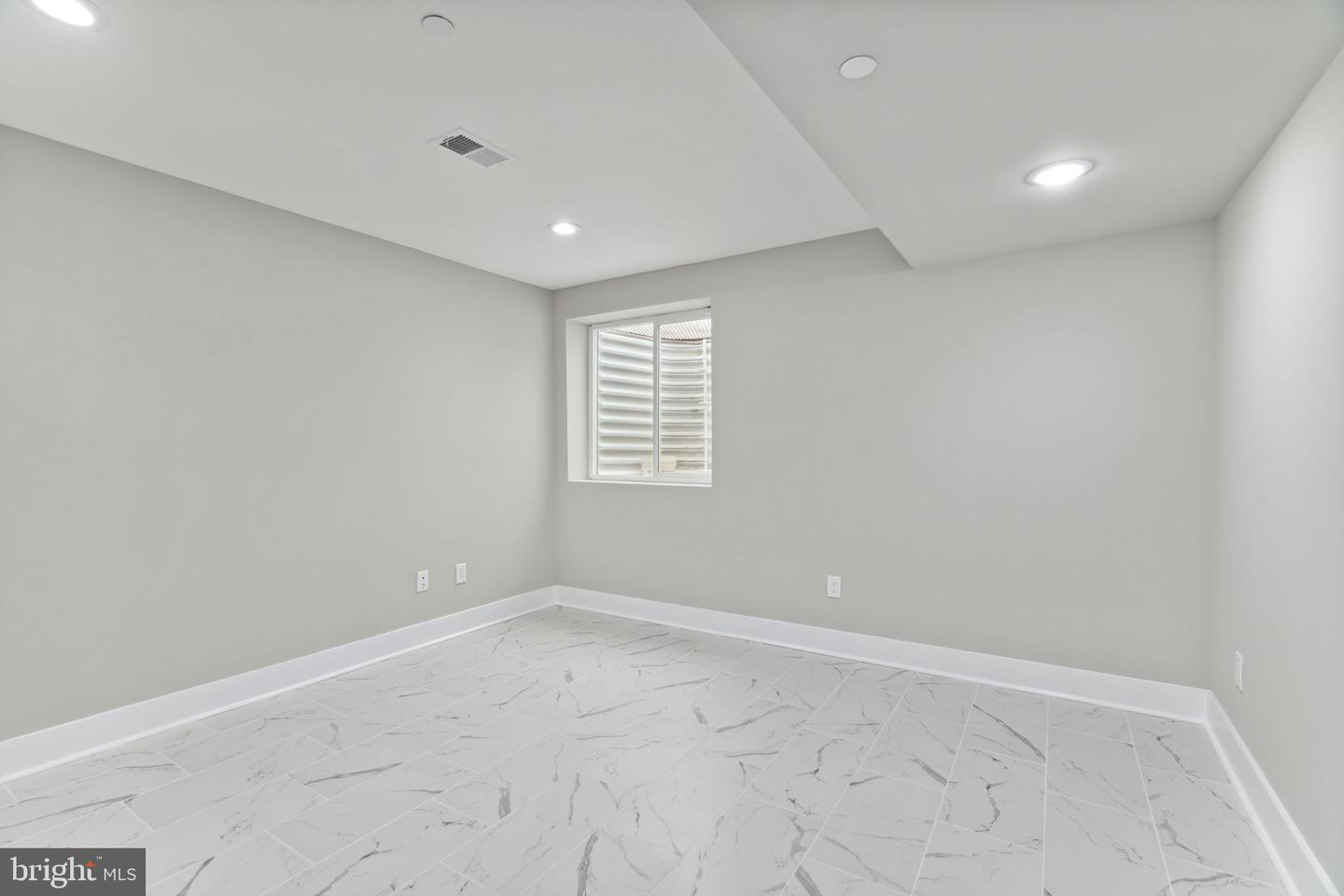 2622 TULIP STREET