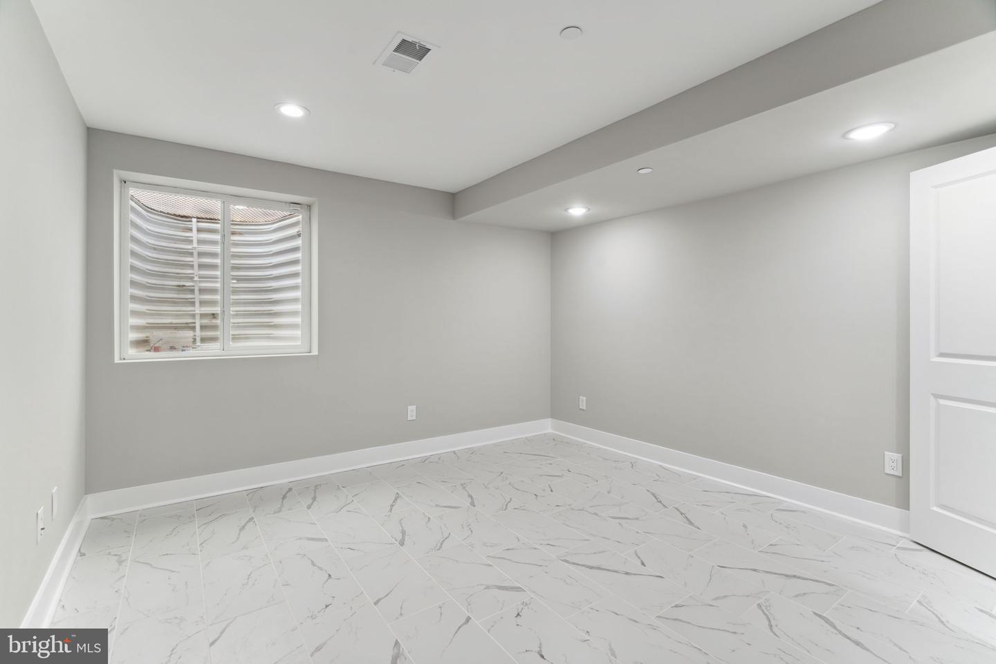 2622 TULIP STREET