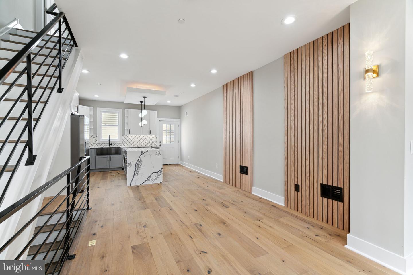 2622 TULIP STREET