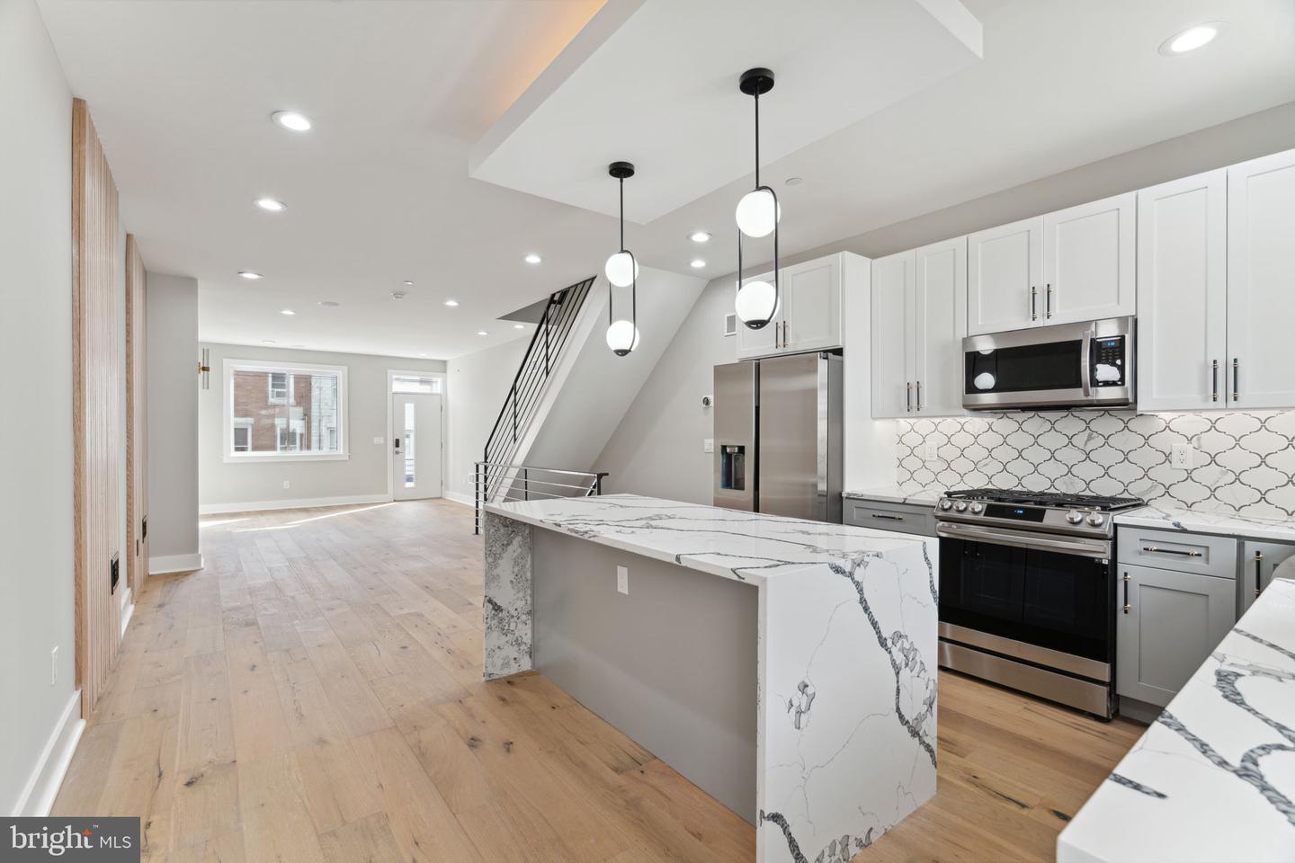 2622 TULIP STREET