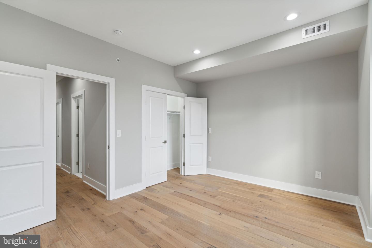 2622 TULIP STREET
