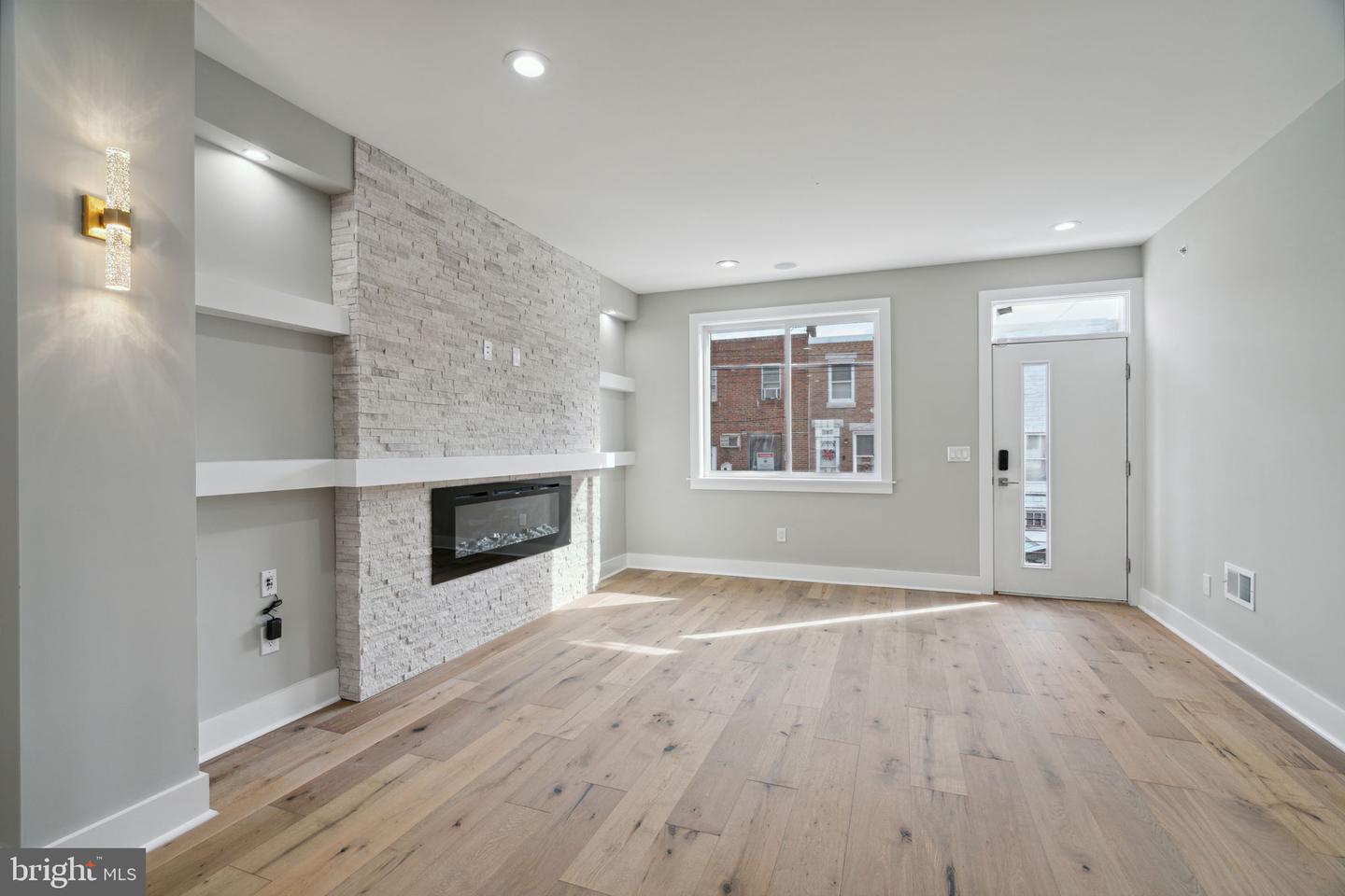 2622 TULIP STREET
