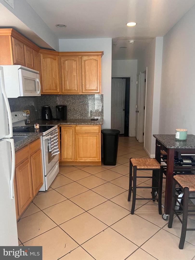 169 W Jefferson STREET Unit: 2