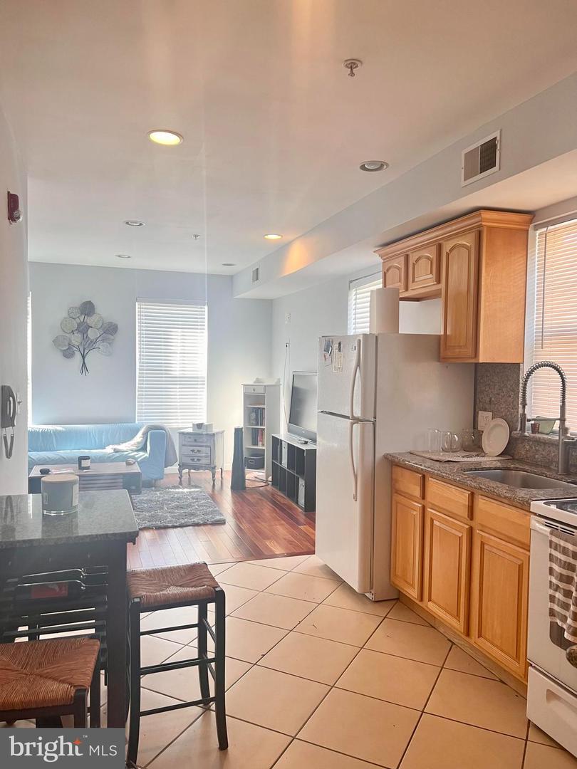 169 W Jefferson STREET Unit: 2