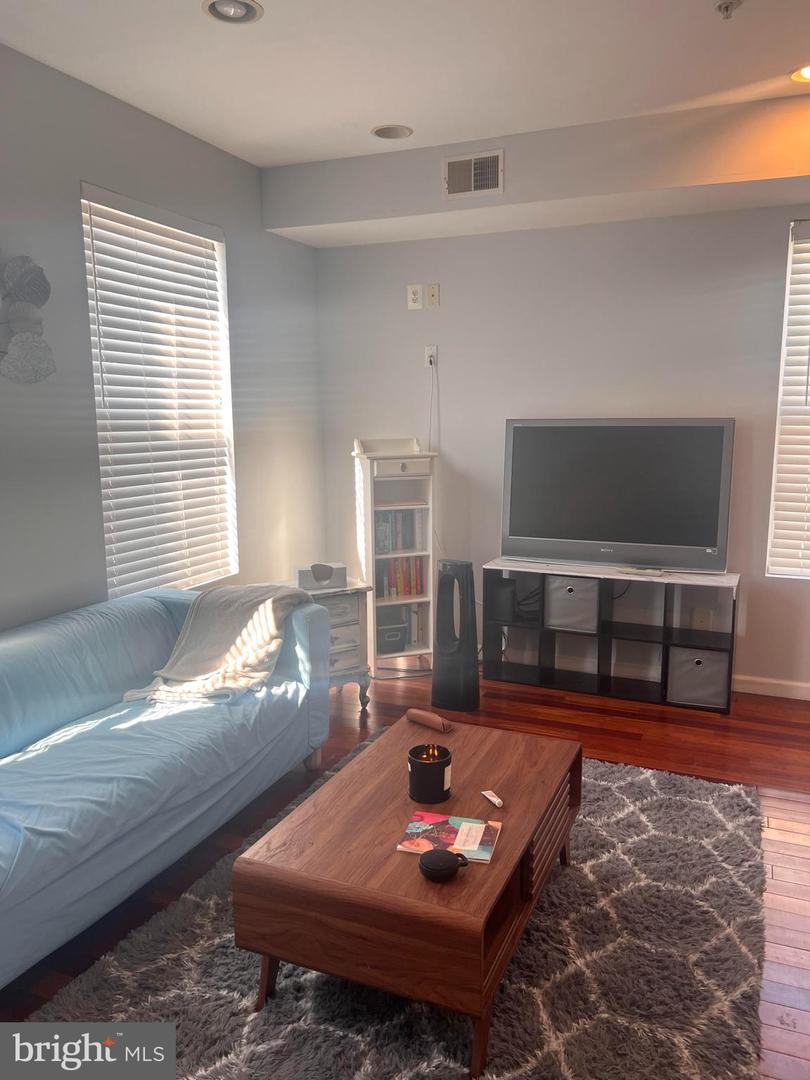 169 W Jefferson STREET Unit: 2